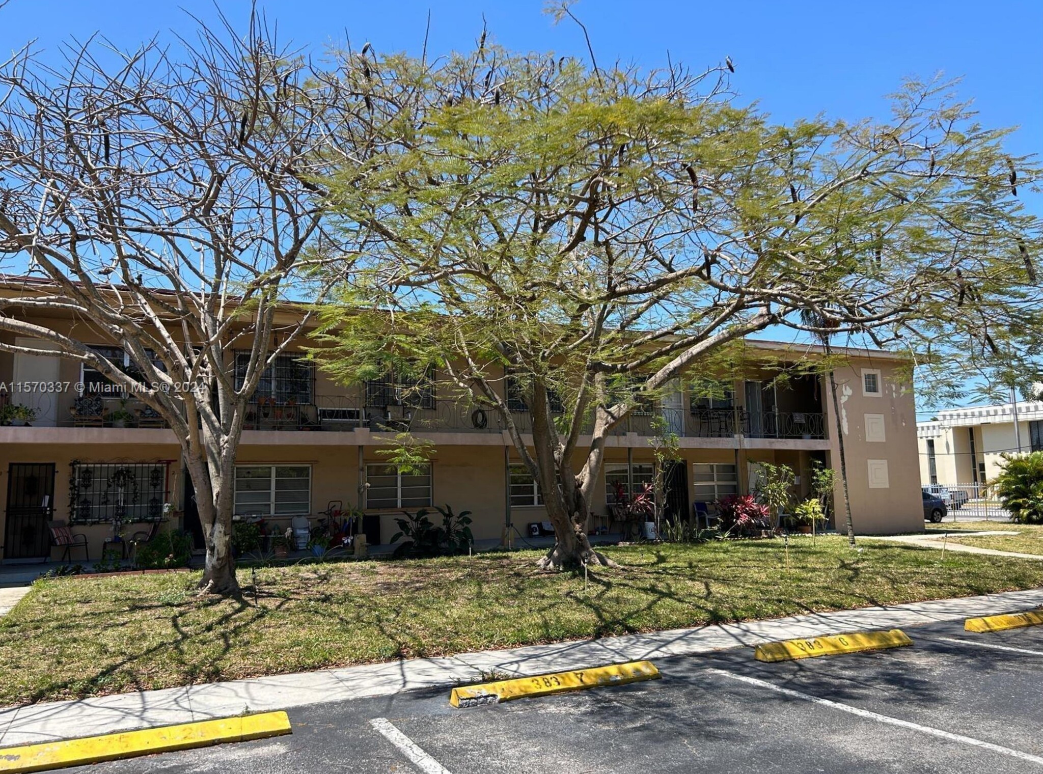 6 Units in Hialeah-ESSEX GARDENS portfolio of 3 properties for sale on LoopNet.com Building Photo- Image 1 of 7