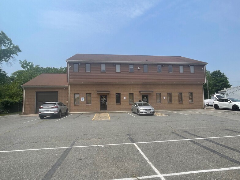 1855 County St, Somerset, MA for sale - Building Photo - Image 2 of 27