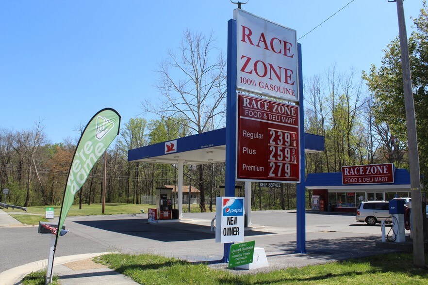 1339 Hardy Rd, Vinton, VA 24179