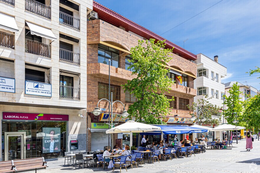 Calle Gran Vía, 37, Majadahonda, Madrid for sale - Building Photo - Image 2 of 3