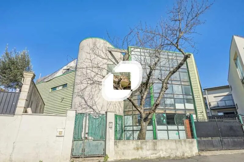 Office in Romainville for lease - Building Photo - Image 2 of 7