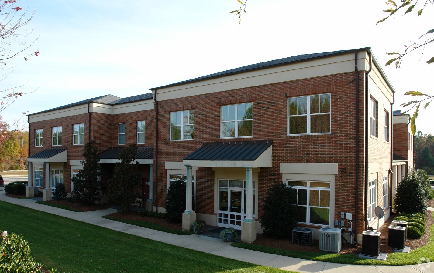 1000 Darrington Dr, Cary, NC 27513