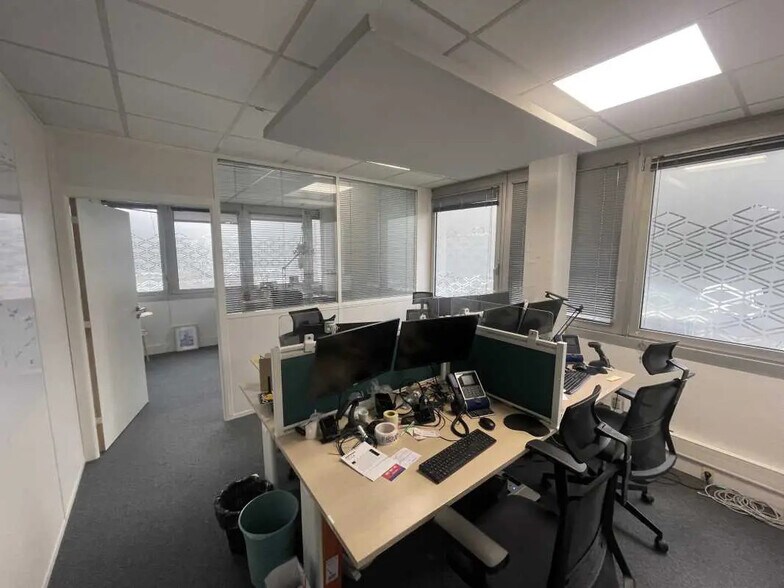 Office in Bruges for lease - Interior Photo - Image 1 of 4