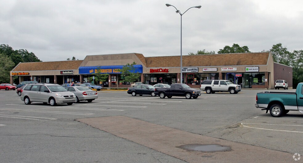 2485 Warwick Ave, Warwick, RI for lease - Building Photo - Image 2 of 7