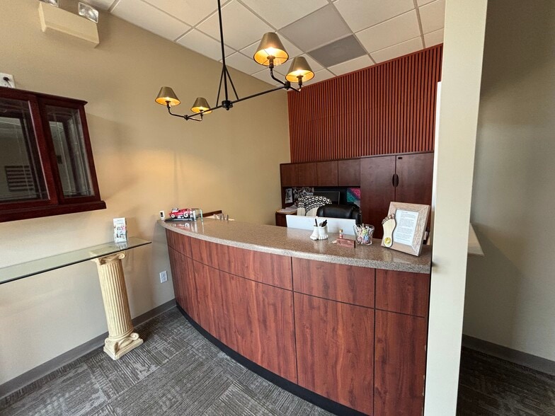 2569-2571 Homeview Dr, Richmond, VA for lease - Interior Photo - Image 3 of 16