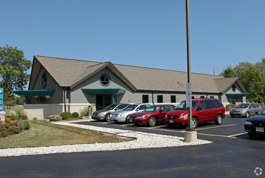 1515 S Green Bay Rd, Racine, WI for lease - Building Photo - Image 1 of 20