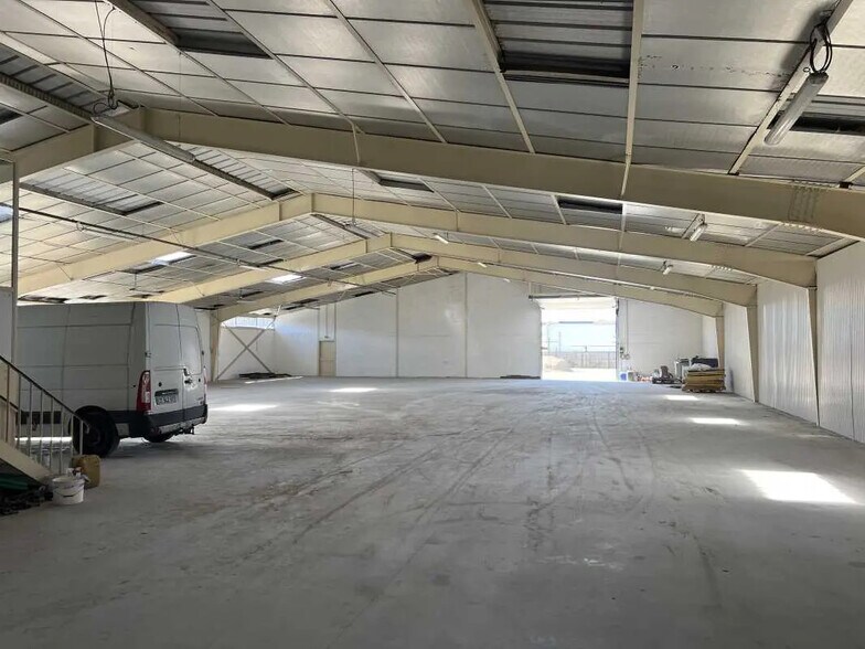 Office in Bordeaux for lease - Interior Photo - Image 3 of 6