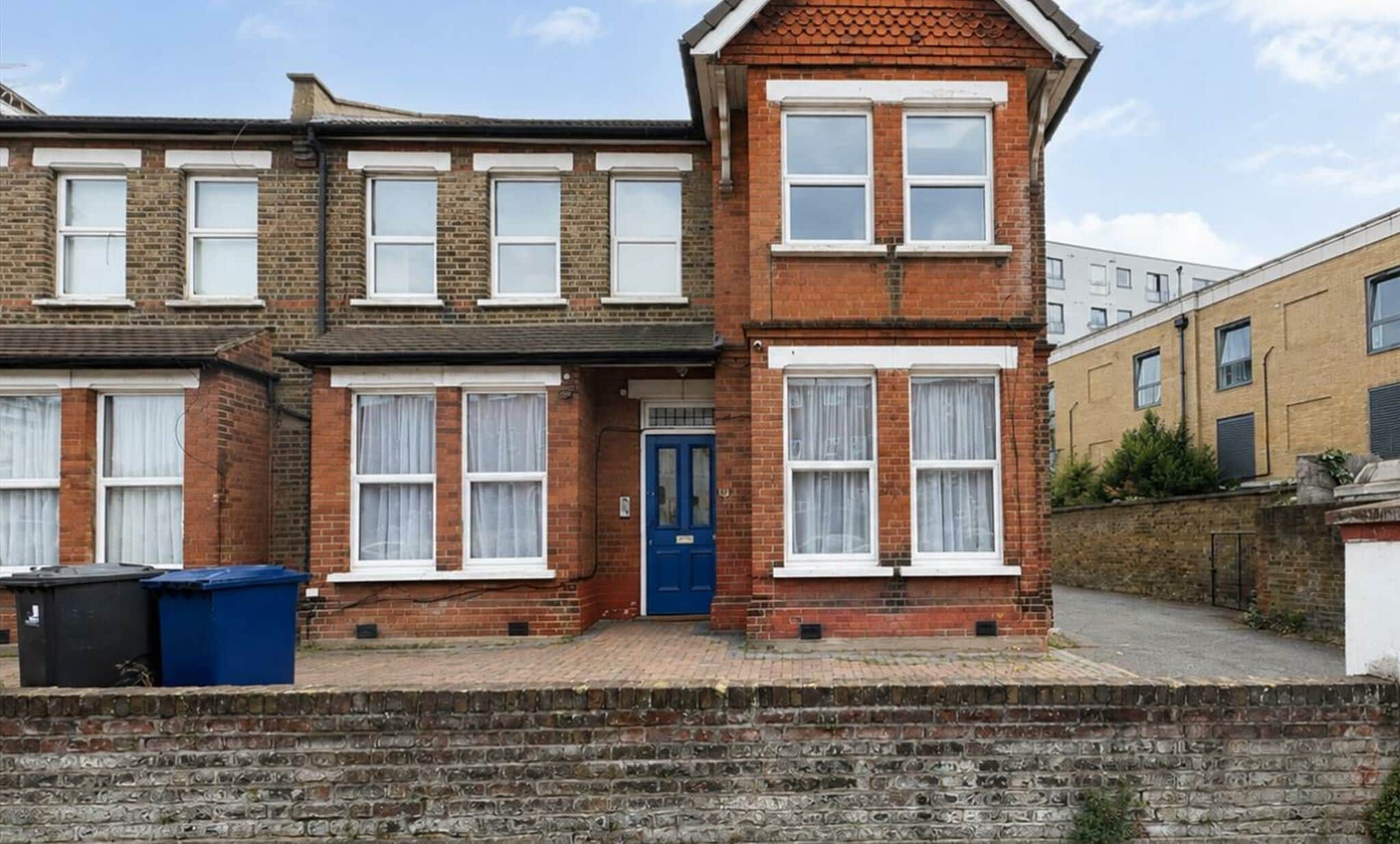 39 Broughton Rd, London for lease Primary Photo- Image 1 of 6