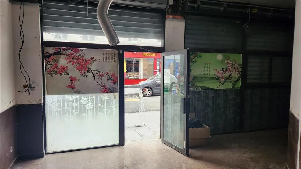 Retail in Paris for lease - Building Photo - Image 3 of 8