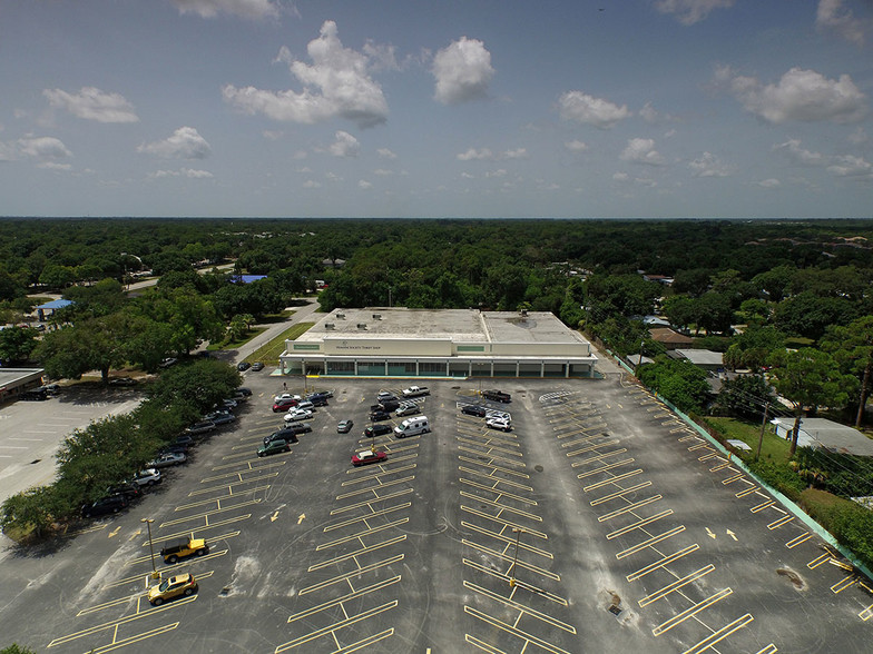 4425 20th St, Vero Beach, FL for lease - Building Photo - Image 3 of 6