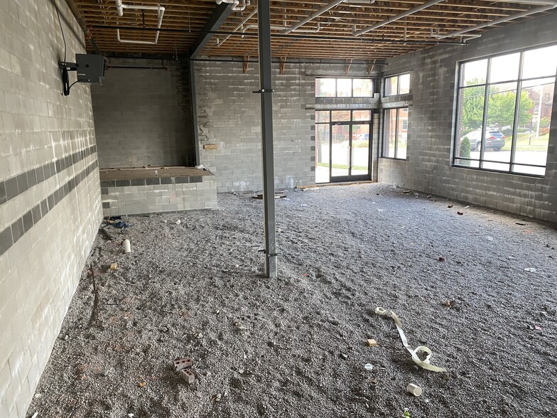 201 W 5th Ave, Knoxville, TN for lease - Interior Photo - Image 2 of 9