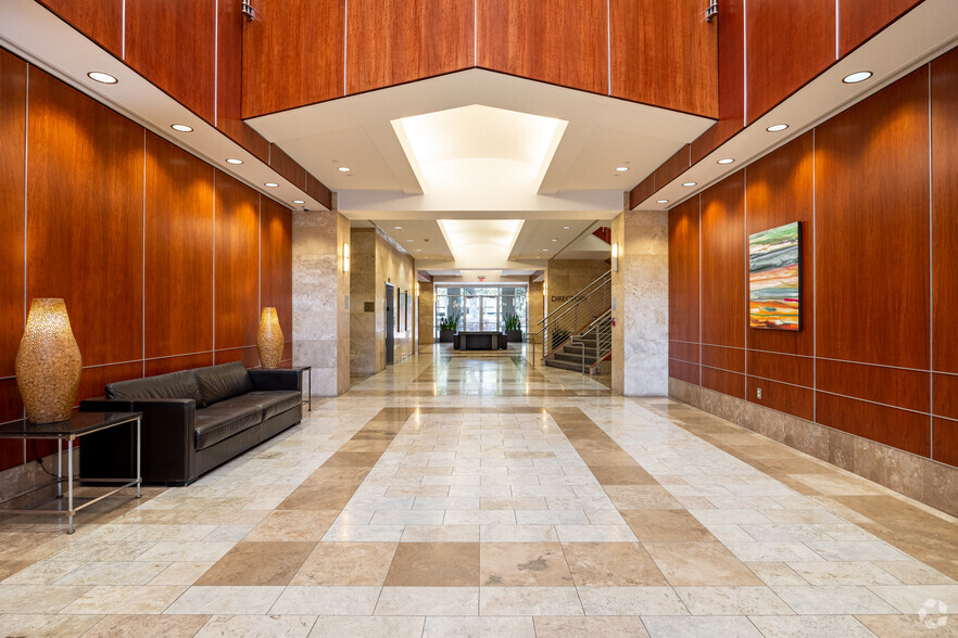 7500 Rialto Blvd, Austin, TX for lease - Lobby - Image 2 of 7