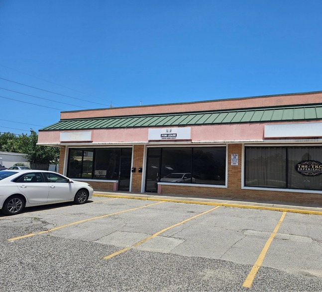 Four Points of Jax Retail Portfolio portfolio of 4 properties for sale on LoopNet.com - Building Photo - Image 2 of 7