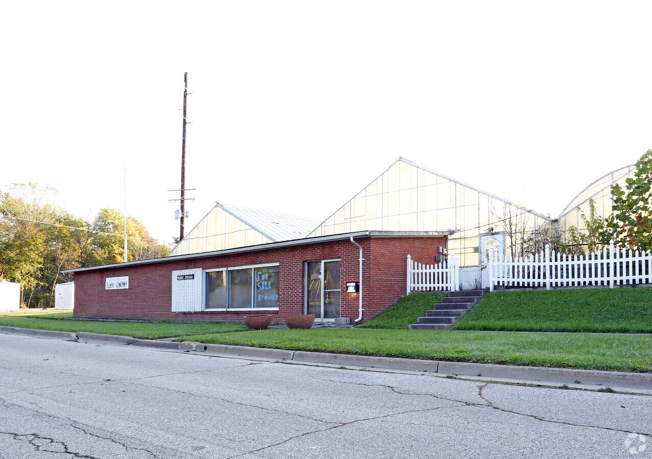 129 S Washington Ave, Crestline, OH 44827