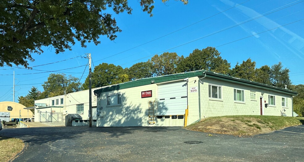 9315 Watson Industrial Park, Crestwood, MO for sale - Building Photo - Image 1 of 4