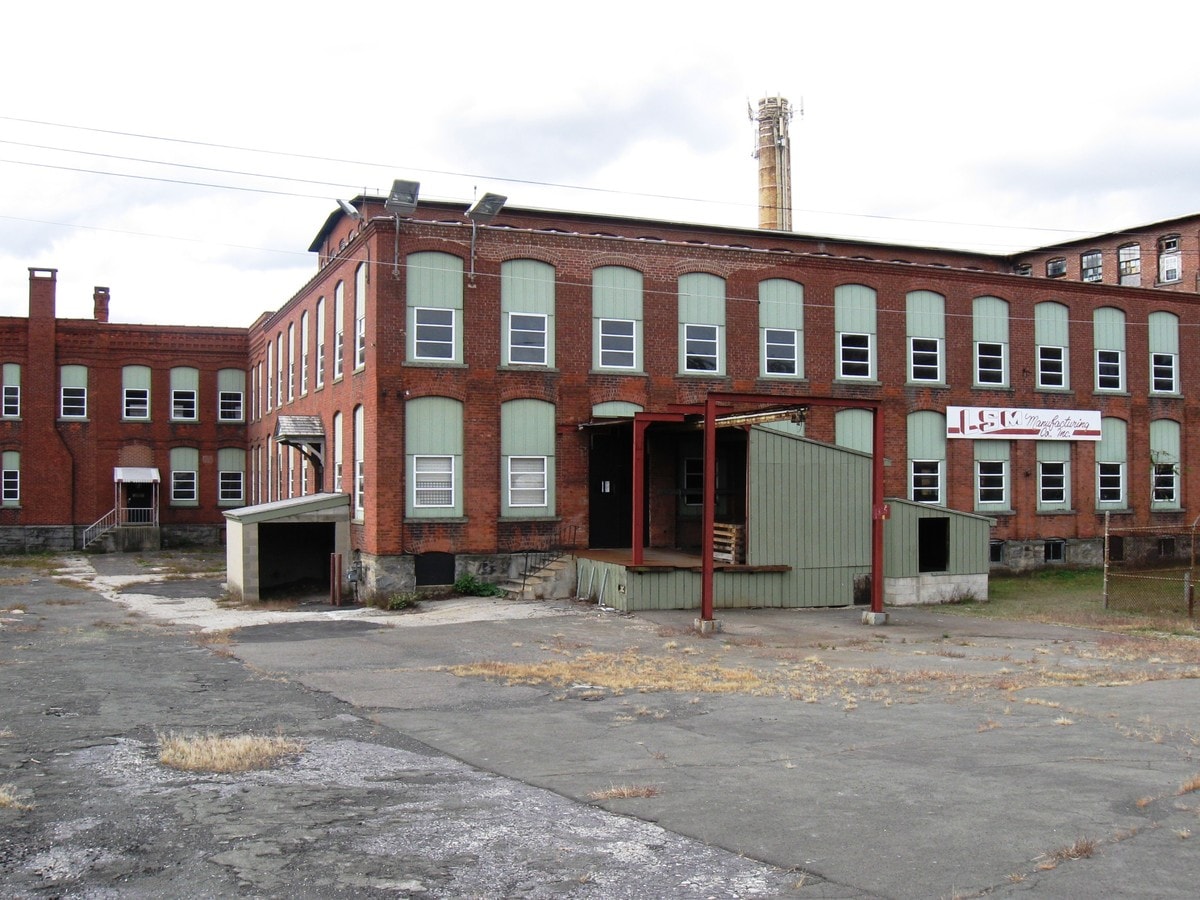 1643 Thomaston Ave, Waterbury, CT 06704