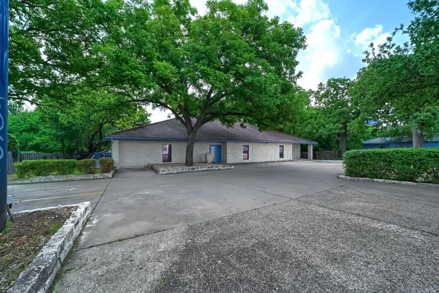 4507 N Interstate 35, Austin, TX for lease - Building Photo - Image 1 of 18