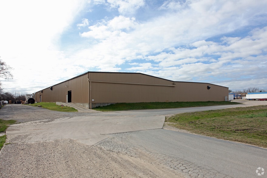2801 N Old Us Hwy 75, Ennis, TX for lease - Building Photo - Image 2 of 5