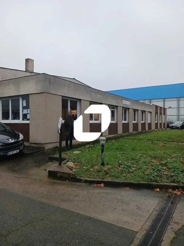 Industrial in Vitry-sur-Seine for sale Building Photo- Image 1 of 18