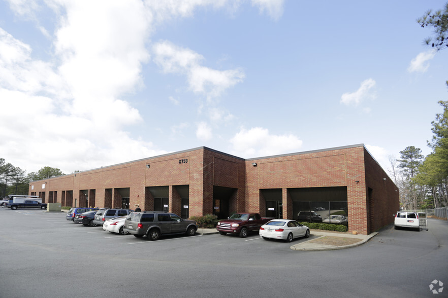 6733 Jones Mill Ct, Peachtree Corners, GA for lease - Building Photo - Image 1 of 9