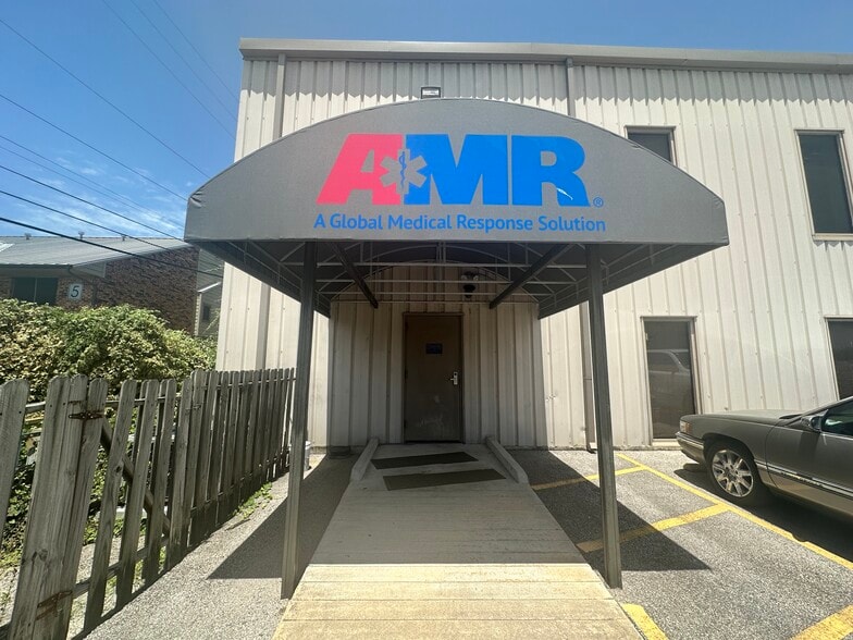 4300 S Congress Ave, Austin, TX for lease - Building Photo - Image 2 of 6