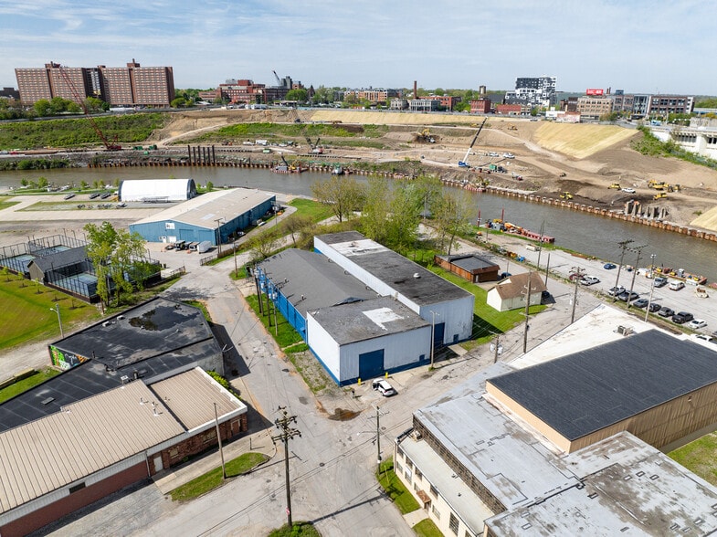 1720 Fall St, Cleveland, OH for lease - Building Photo - Image 1 of 10