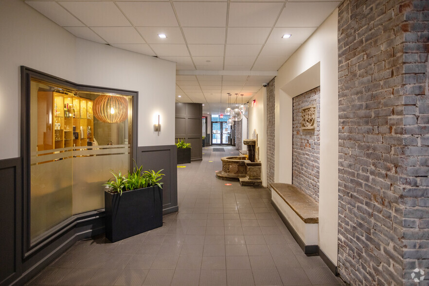 1168 Hamilton St, Vancouver, BC for lease - Lobby - Image 3 of 7