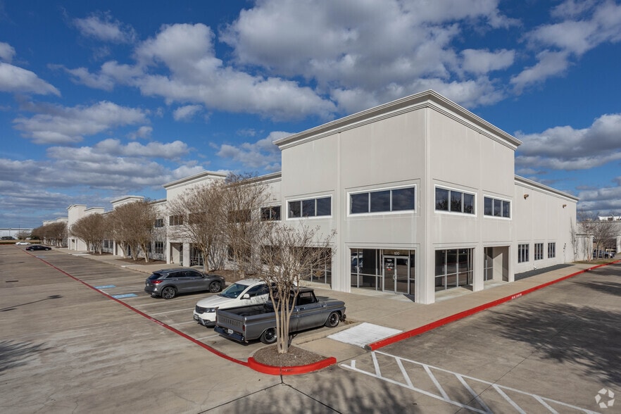 12300 Dairy Ashford Rd, Sugar Land, TX for lease - Primary Photo - Image 1 of 7