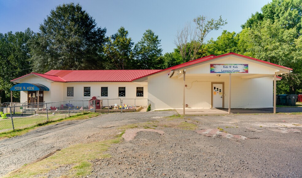 8501 Colonel Glenn Rd, Little Rock, AR 72204