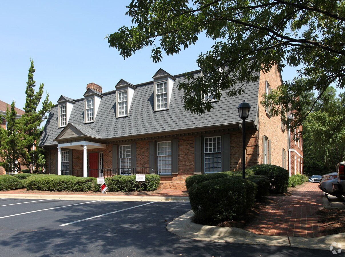 3714 Benson Dr, Raleigh, NC 27609