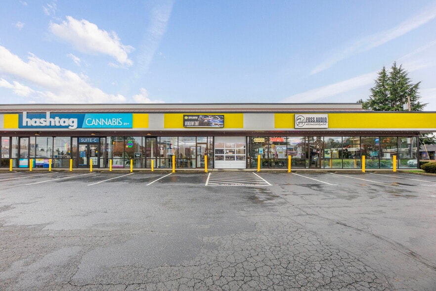 10 SE Everett Mall Way, Everett, WA for lease - Building Photo - Image 3 of 16