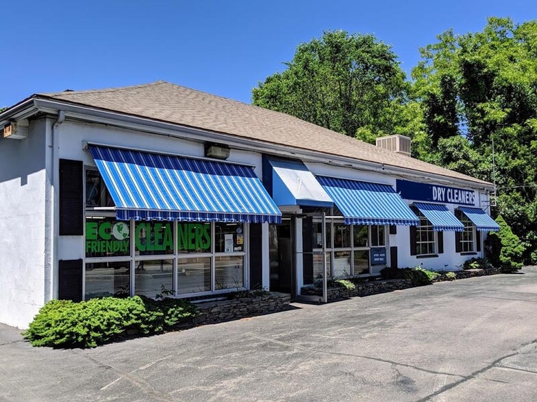 141 Franklin St, Wrentham, MA 02093 - Ray's Dry Cleaining