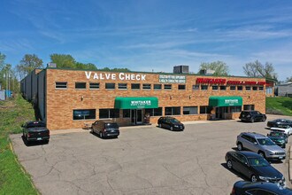 1081 E Highway 36, Maplewood, MN - aerial  map view