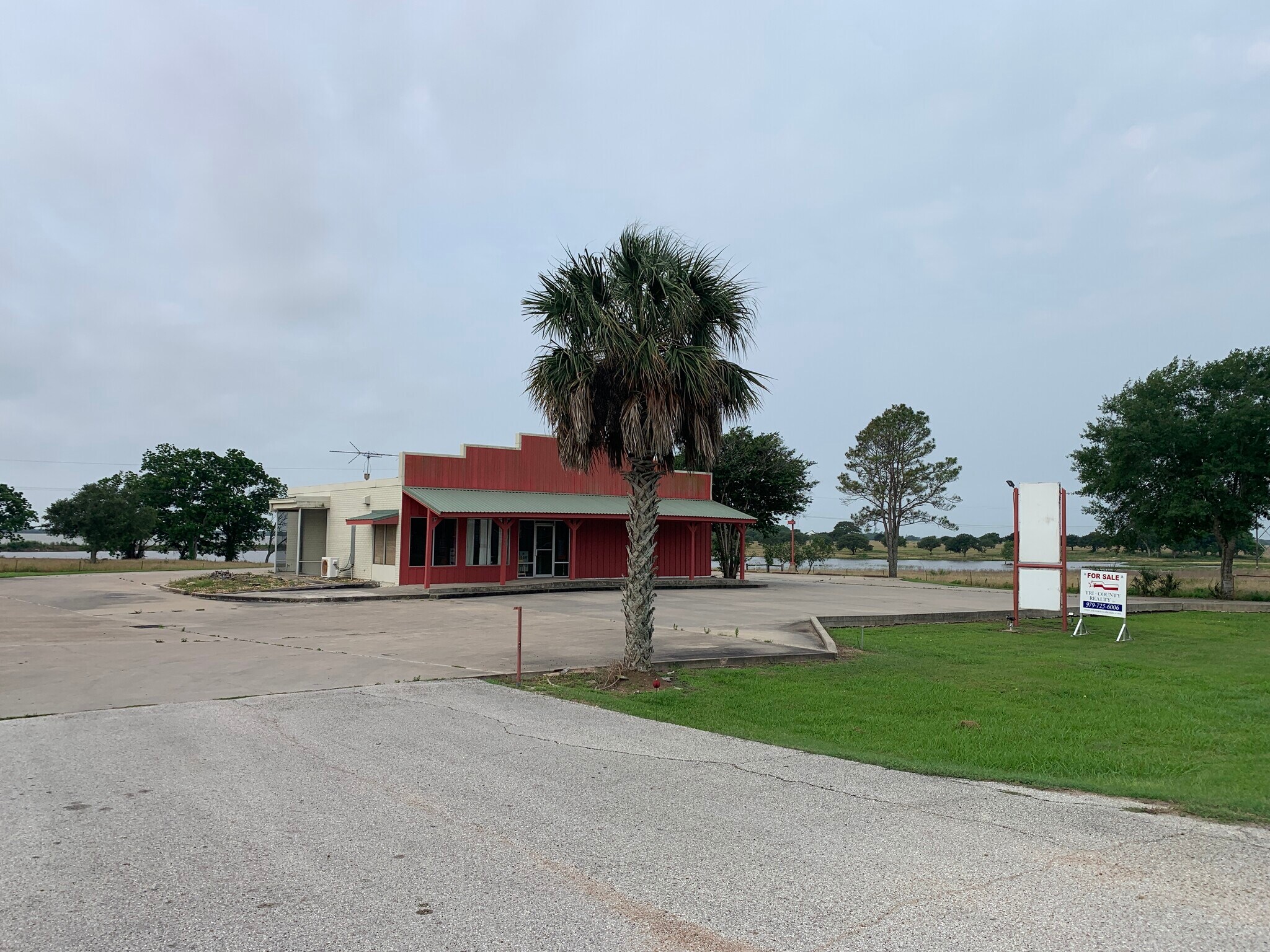 720 S McCarty Ave, Eagle Lake, TX for sale Primary Photo- Image 1 of 1