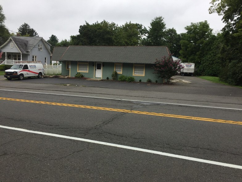 1059 Old York Rd, Ringoes, NJ 08551