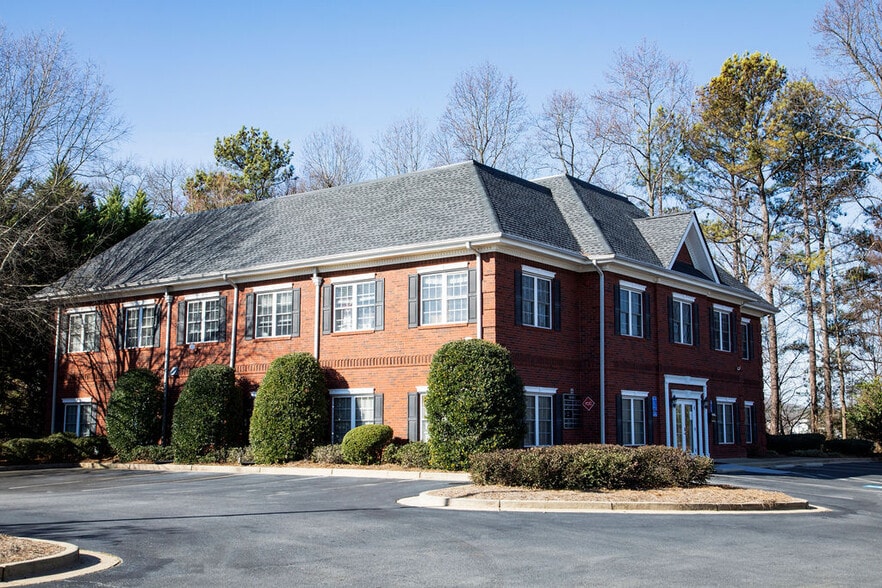 1290 Kennestone Cir, Marietta, GA for lease - Building Photo - Image 2 of 10