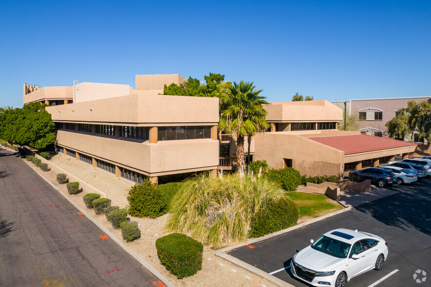 7330 N 16th St, Phoenix, AZ for lease - Building Photo - Image 2 of 8