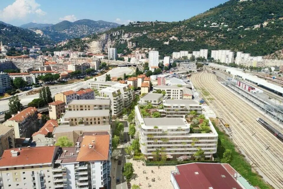 Retail in Nice for sale Building Photo- Image 1 of 4