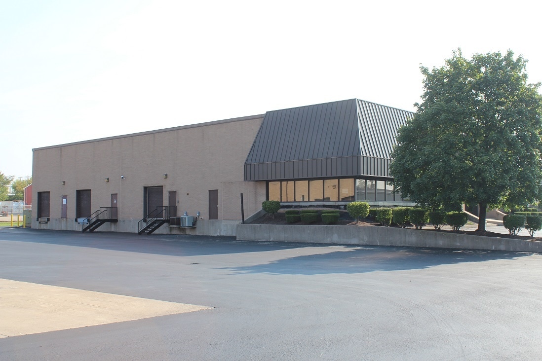 5853-5871 Creek Rd, Blue Ash, OH for lease Building Photo- Image 1 of 5