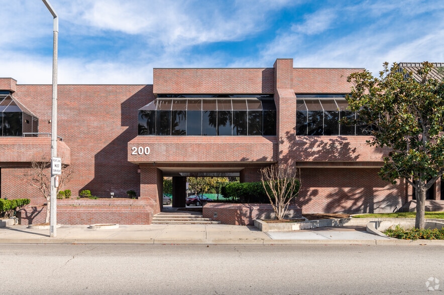 200 N Harbor Blvd, Anaheim, CA for lease - Building Photo - Image 1 of 16