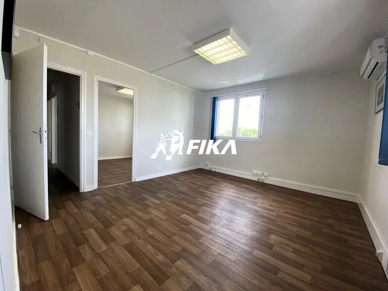 Office in Toulouse for lease - Interior Photo - Image 2 of 12