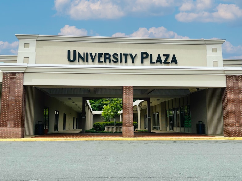 7736-7774 North Point Blvd, Winston-Salem, NC for lease - Building Photo - Image 2 of 5