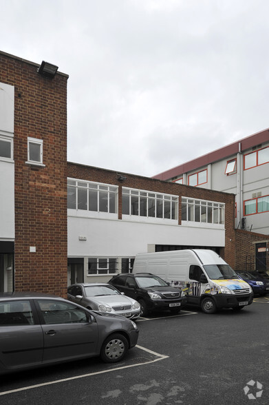 Unit 13 Denmark Rd, London for lease - Building Photo - Image 3 of 3