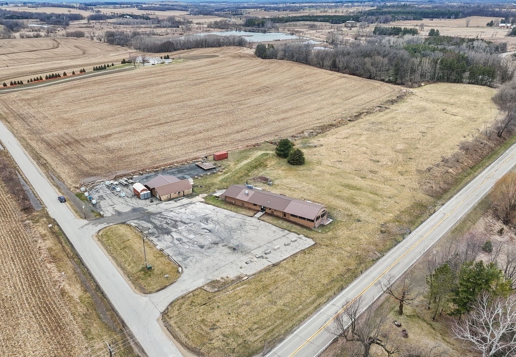 8826 Grams Rd, Ripon, WI for sale Primary Photo- Image 1 of 35