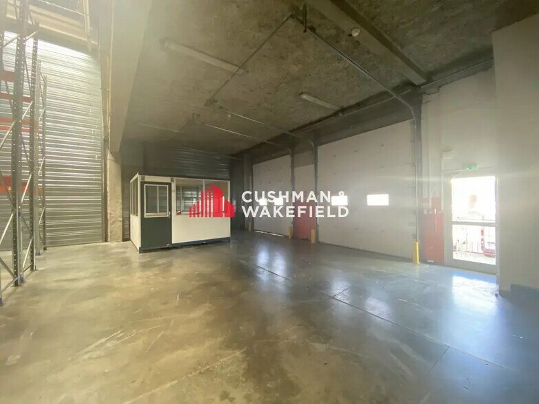 Flex in Toulouse for lease - Interior Photo - Image 2 of 7
