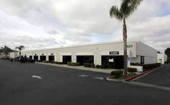 Los Vallecitos Business Center - Warehouse