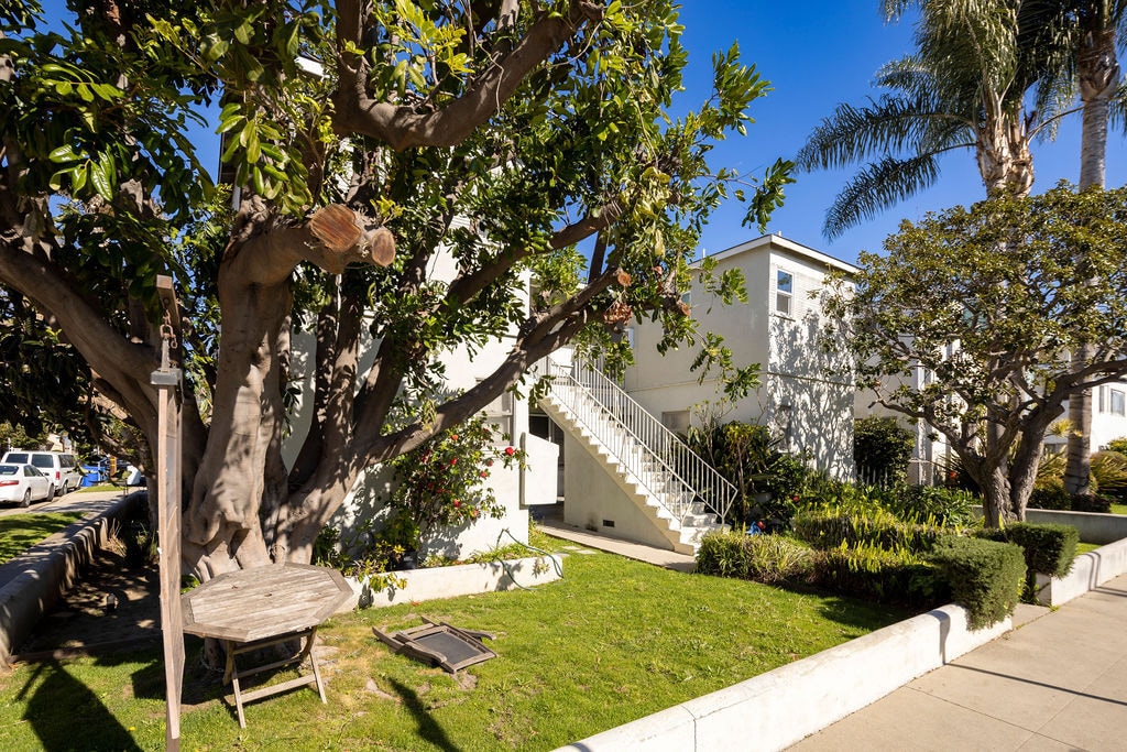 12340 Tennessee Ave, Los Angeles, CA 90064