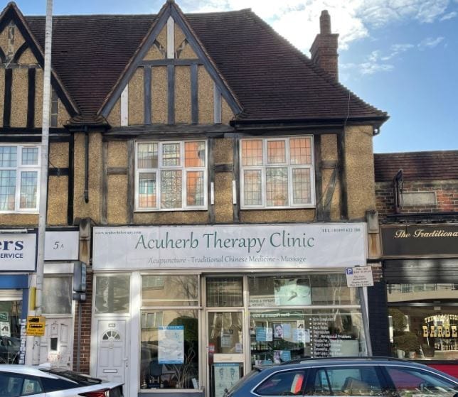 7 Ickenham Rd, Ruislip for sale - Primary Photo - Image 1 of 1