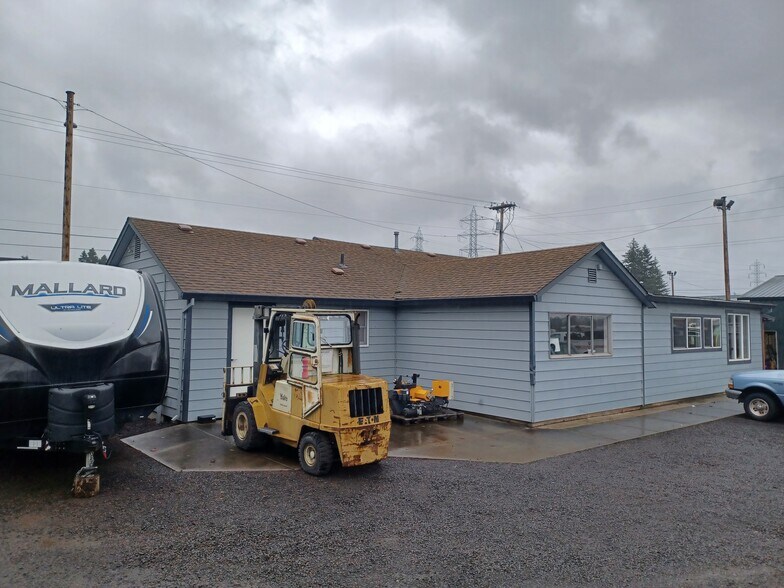 19935 SW Cipole Rd, Sherwood, OR for lease - Building Photo - Image 2 of 9