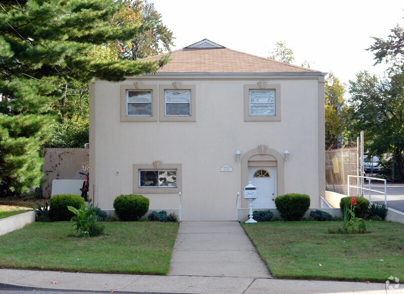 4056 Amboy Rd, Staten Island, NY 10308
